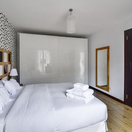 Big Stylish And Modern Apartment In Madrid Centre ภายนอก รูปภาพ