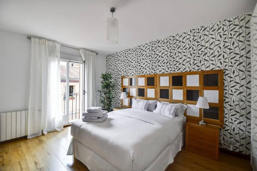 Big Stylish And Modern Apartment In Madrid Centre ภายนอก รูปภาพ