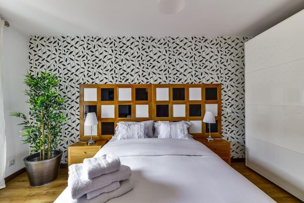 Big Stylish And Modern Apartment In Madrid Centre ภายนอก รูปภาพ