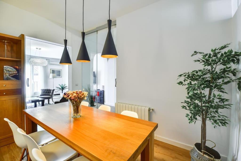 Big Stylish And Modern Apartment In Madrid Centre ภายนอก รูปภาพ